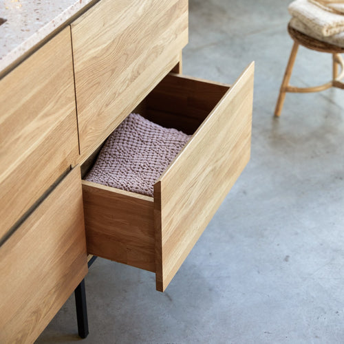 Tikamoon Badkamermeubel van massief eiken en roze premium terrazzo 120 cm - Roze - vtwonen shop