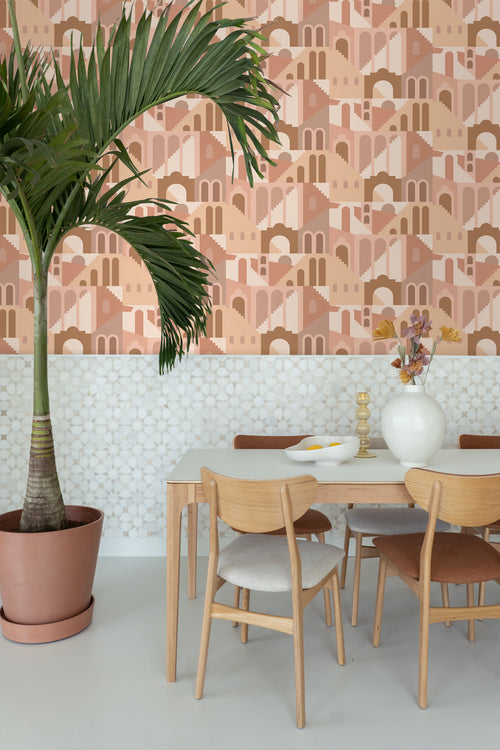 ESTAhome behang mediterrane huisjes terracotta roze - 50 x 900 cm - 139627 - vtwonen shop