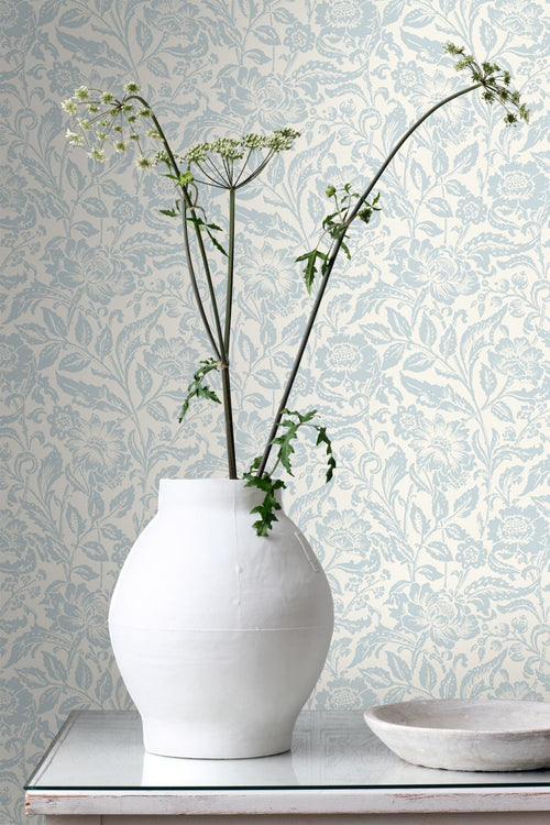 ESTAhome behang vintage bloemen lichtblauw en wit - 50 x 900 cm - 132114