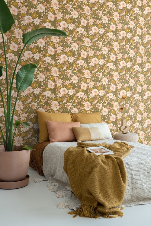 ESTAhome behang bloemen vergrijsd olijfgroen, licht roze en mosterdgeel - 50 x 900 cm - 130927 - vtwonen shop