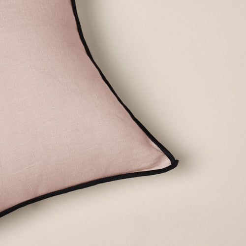Madura Kussenovertrek Carlina poederroze en zwarte hommel 40x60 cm
