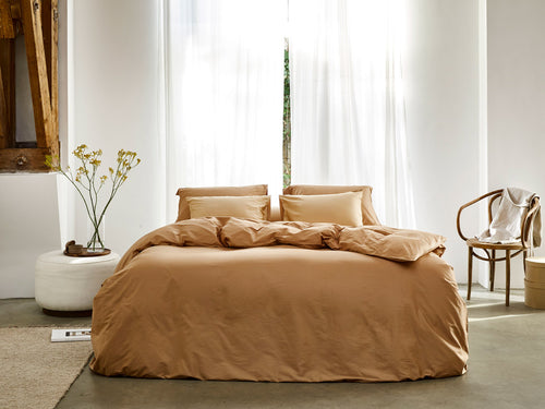 Yumeko dekbedovertrek katoen satijn caramel 240x220 +2/60x70 - vtwonen shop