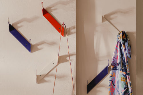 noo.ma GLIPS wandkapstokken set van 3 - Poppy Red - vtwonen shop