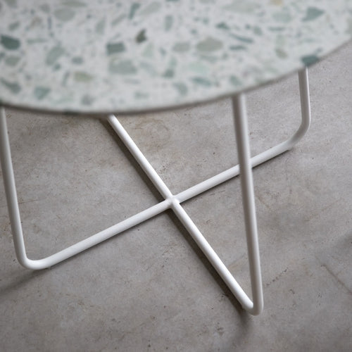 Tikamoon Ronde tafel van groen premium terrazzo en metaal voor 4 personen - Groen - vtwonen shop