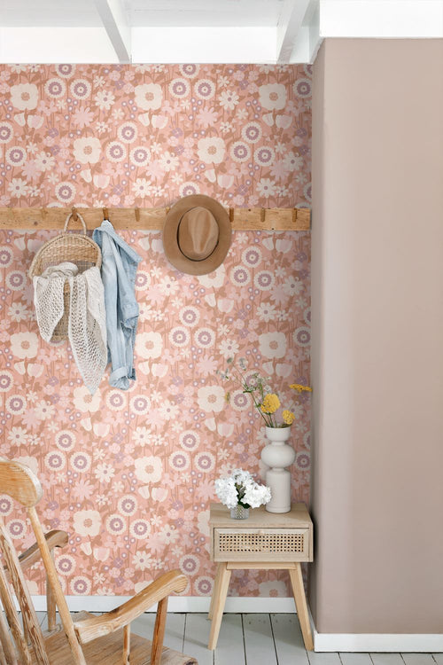 ESTAhome behang retro bloemen roze, paars en beige - 50 x 900 cm - 132159