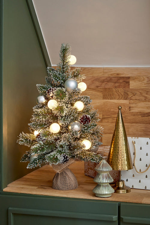 Black Box Trees Kaprun Kunstkerstboom in Jute met LED Verlichting en Timerfunctie - H60 x Ø39 cm - Zilver, Groen - vtwonen shop