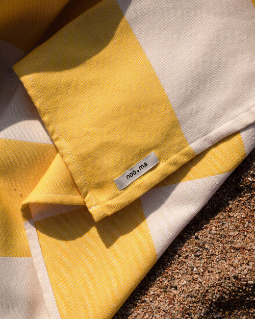 noo.ma Su Beach Towel - 100% katoen, geel & beige, 160 x 100 cm