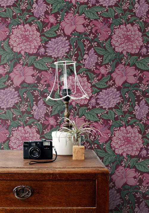 ESTAhome behang vintage bloemen fuchsia roze, paars en groen - 50 x 900 cm - 131128 - vtwonen shop