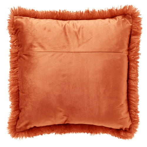 IBBY - sierkussen 45x45 cm - gerecycled - fluffy - Apricot Orange - oranje