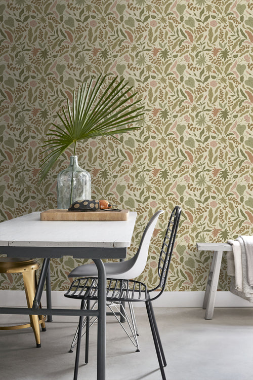 ESTAhome behang bladeren en bloemen olijfgroen, terracotta en roze - 50 x 900 cm - 131052 - vtwonen shop