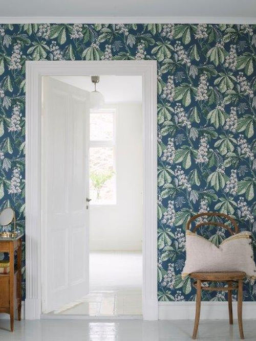 Borastapeter behang bladeren vergrijsd blauw - 53 cm x 10.05 m - 660406 - vtwonen shop