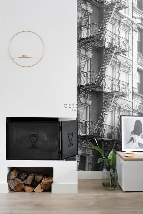 ESTAhome fotobehang brandtrap New York zwart en wit - 186 x 279 cm - 157709