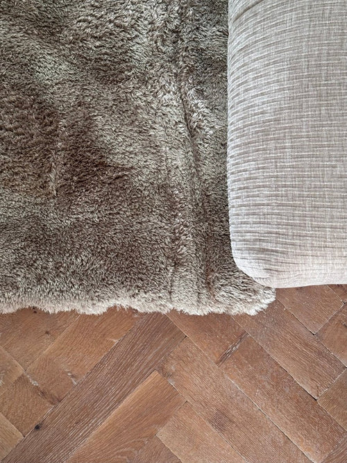 Hoogpolig vloerkleed Odelia stone - Interieur05