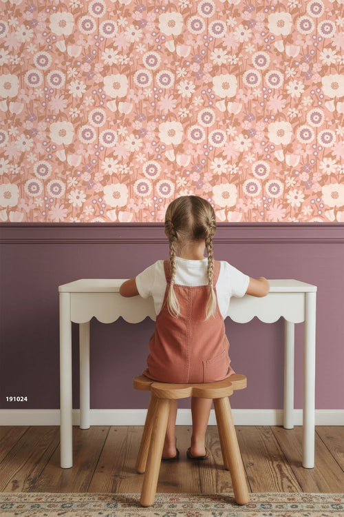 ESTAhome behang retro bloemen roze, paars en beige - 50 x 900 cm - 132159