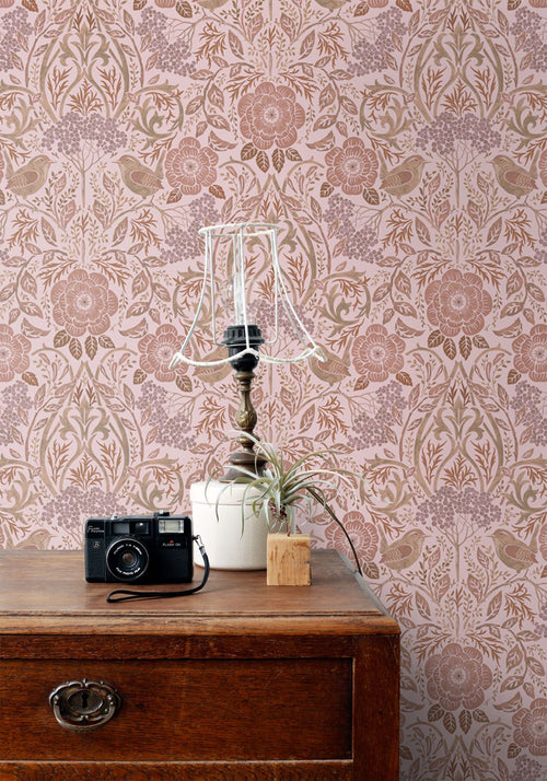 ESTAhome behang bloemen en vogels lila paars en terracotta roze - 53 cm x 10.05 m - 139830
