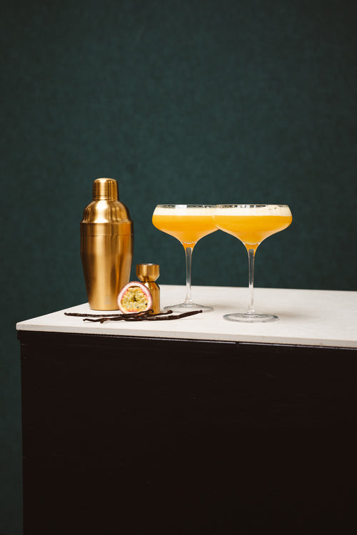 Leopold Vienna - Martini cocktailset Arinto - Shaker 0,5 liter - Met 2 glazen en een jigger - vtwonen shop