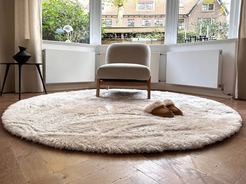 Rond hoogpolig vloerkleed Odelia beige/wit - Interieur05 - 200 x 200 cm - vtwonen shop