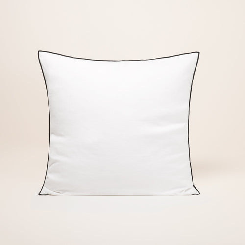 Madura Set van 2 kussenslopen Carlina puur witte en zwarte hommel 65x65 cm