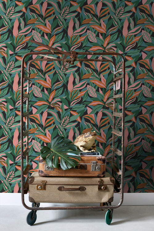 ESTAhome behang tropische bladeren turquoise, roze en oranje - 50 x 900 cm - 131046 - vtwonen shop