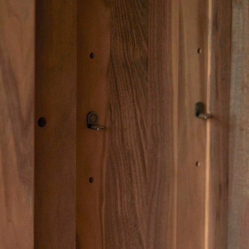 Tikamoon Massief notenhouten kolomkast - Donkerbruin