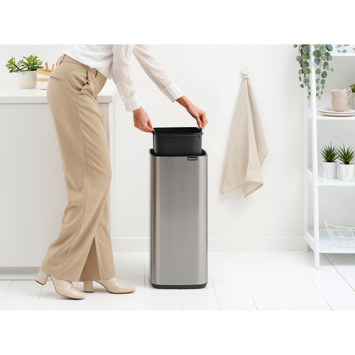 Brabantia Bo Touch Bin, 30 liter - Matt Steel Fingerprint Proof