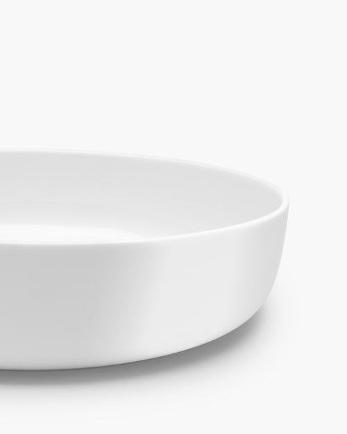 Serax kom laag L wit geglazuurd Base - vtwonen shop