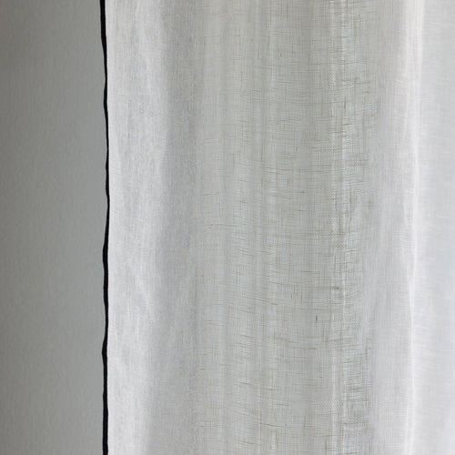 Madura Veiling Shadow puur witte en zwarte hommel 140x350 cm