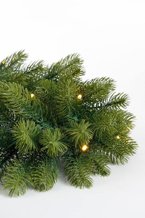 Black Box Trees Nagoya Kerstboom en Kerstkrans Set - 2 Kunstkerstbomen en 1 Krans met LED Verlichting - Groen