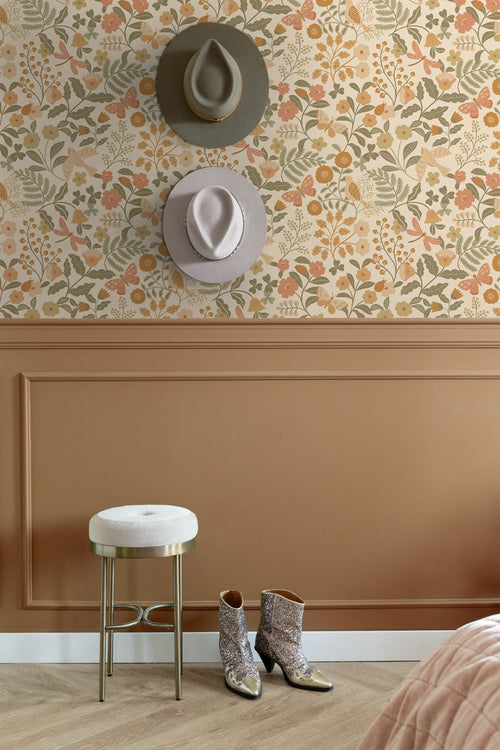 ESTAhome behang bloemen en vogels oranje en vergrijsd groen - 53 cm x 10.05 m - 131393
