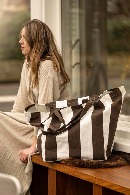 vtwonen - Carry It - Strandtas - Canvas - Streep - Bruin/Offwhite