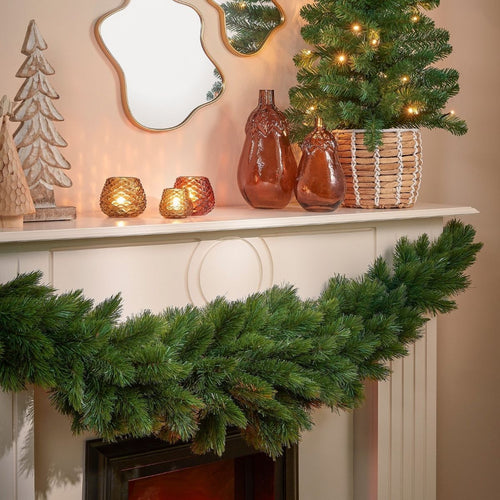 Triumph Tree Camden Guirlande - Kerstversiering met Volle Dennentakken voor Binnen - Kerstslingers om op te Hangen - Versieren met Lampjes voor Binnen