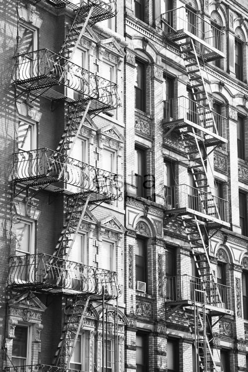 ESTAhome fotobehang brandtrap New York zwart en wit - 186 x 279 cm - 157709