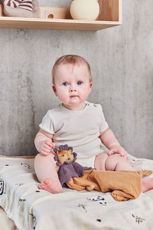 OYOY Zachte knuffel leeuw Lobo - organisch katoen