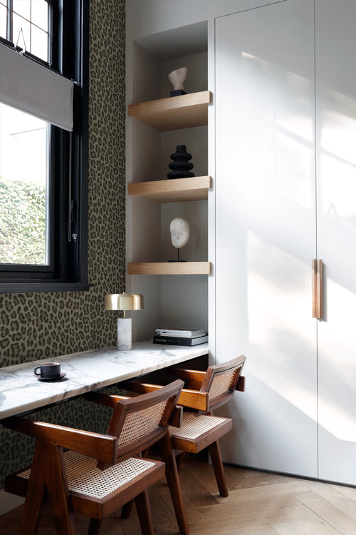 Origin Wallcoverings behang panterprint taupe - 53 cm x 10.05 m - 347802 - vtwonen shop