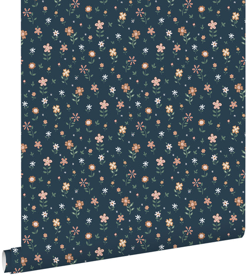 ESTAhome behang bloemetjes donkerblauw, terracotta, groen en wit - 0,53 x 10,05 m - 139359 - vtwonen shop