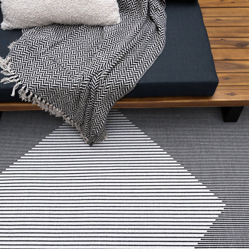 Buitenkleed Kite - Zwart/Wit - dubbelzijdig - EVA Interior - 240 x 340 cm - vtwonen shop