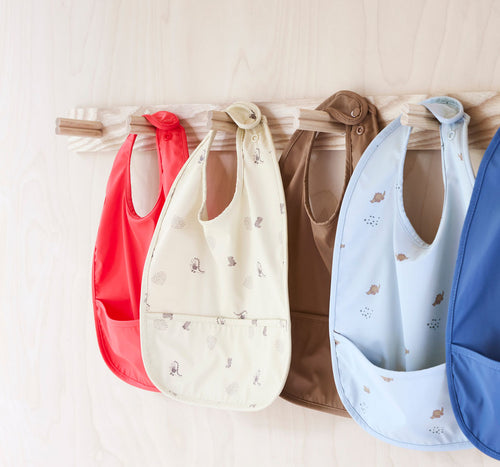 OYOY Slabbetje - Set van 2 Dino - gerecycled polyester - vtwonen shop