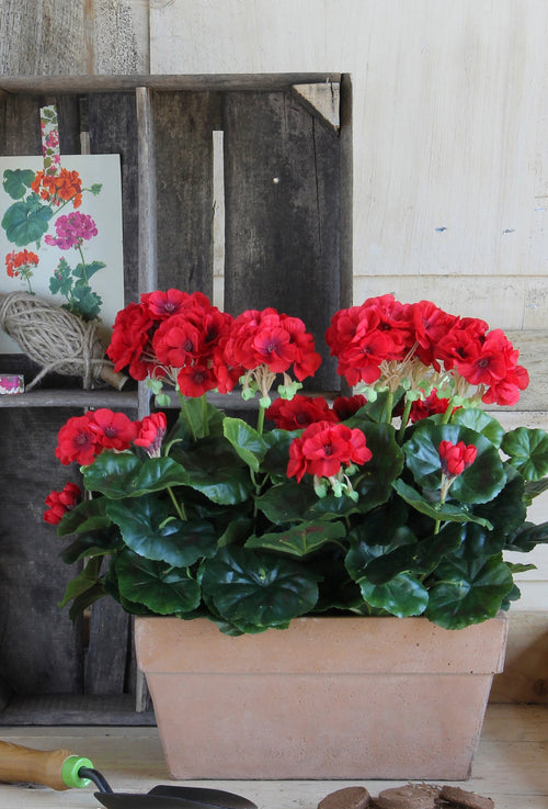 Mica Decorations Geranium Kunstplant in Balkonbak - L29 x B13 x H40 cm - Donkerroze