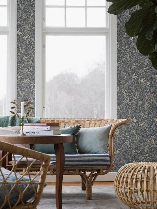 Borastapeter behang bladeren vergrijsd blauw - 53 cm x 10.05 m - 661011 - vtwonen shop