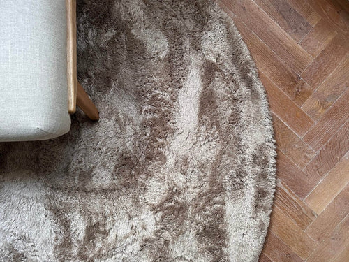 Rond hoogpolig vloerkleed Odelia bruin/taupe - Interieur05 - 160 x 160 cm - vtwonen shop