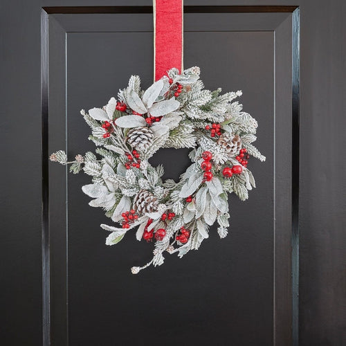 Mica Decorations Belfort Kerstkrans met Besneeuwde Dennentakken - Kerstversiering voor Authentieke Winterse Kerstsfeer - Deurkrans om op te Hangen of