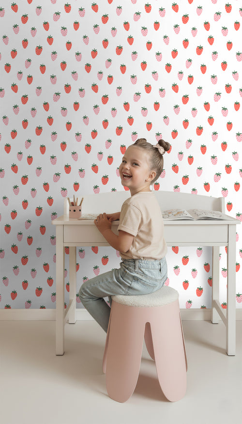ESTAhome behang aardbeien wit en roze - 50 x 900 cm - 131650