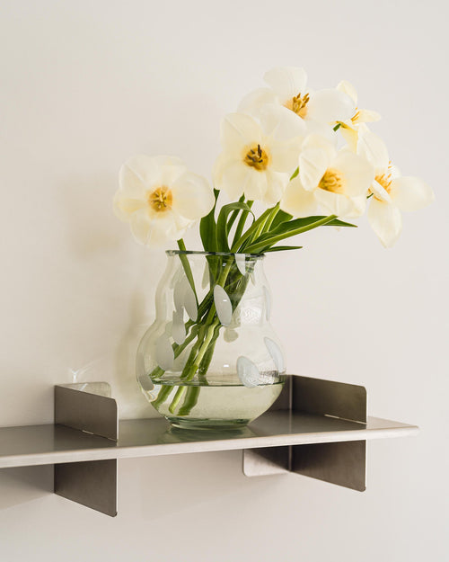 noo.ma Dam handgeblazen glazen vaas - White Spots, 25,5 x 25,5 x 27 cm