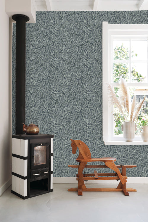 ESTAhome behang bladeren vergrijsd blauw - 50 x 900 cm - 131146 - vtwonen shop