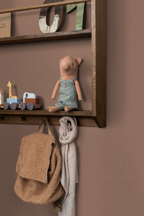 ESTAhome behang linnenstructuur terracotta roze - 53 cm x 10.05 m - 131126 - vtwonen shop