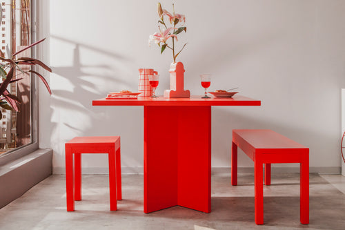 Really Nice Things - eettafel Mathilda - MDF - vierkant - 100x100 cm - rood - vtwonen shop