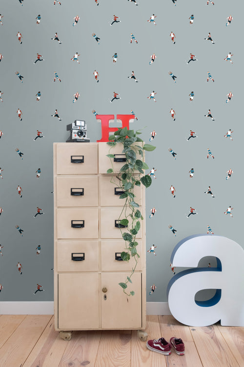 ESTAhome behang voetbalspelers lichtblauw - 50 x 900 cm - 131280 - vtwonen shop