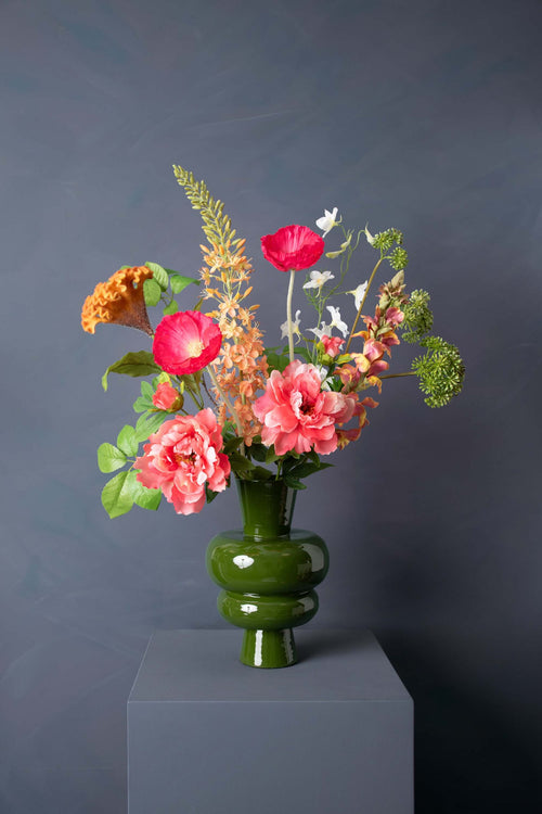 Madame Fleurie Hygge Mossgreen Boeket inclusief Vaas – Luxe Zijden bloemen in Warme Koraaltinten - 22cm x 27cm