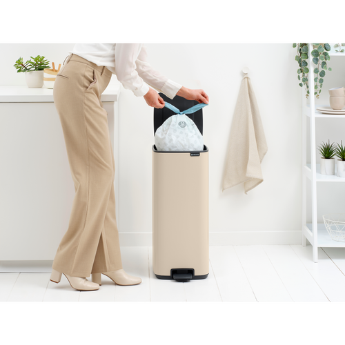 Brabantia Bo Pedaalemmer, 30 liter, stil sluitend, kunststof binnenemmer - Soft Beige