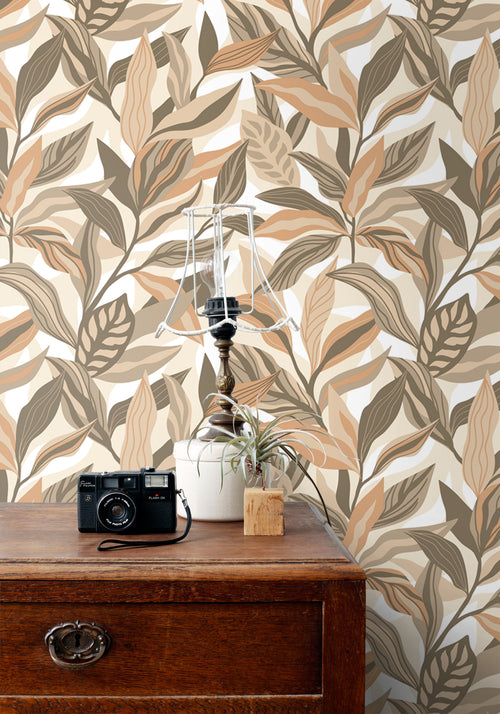 ESTAhome behang tropische bladeren beige - 50 x 900 cm - 131039 - vtwonen shop